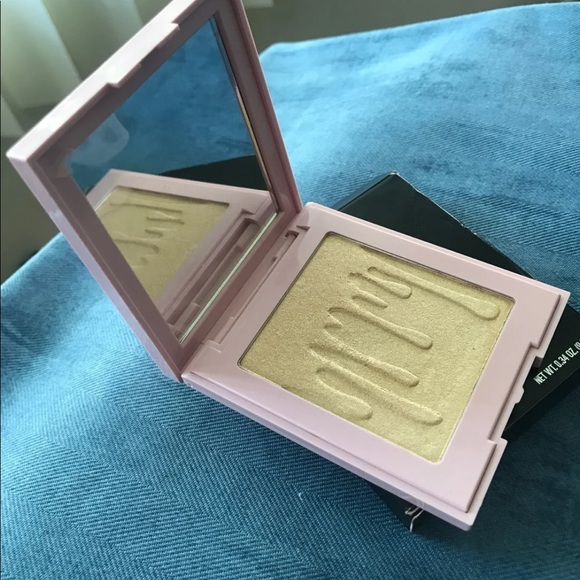 Dreaming of Diamonds Kylie Jenner Highlighter - Picture 2 of 4